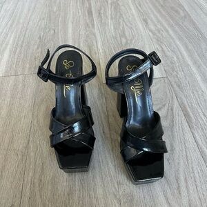 So Me Glossy Black Women's Heels
